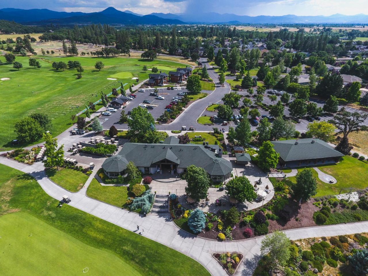 Resort At Eagle Point Golf Club Lodging Dış mekan fotoğraf